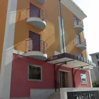 Hotel Fly, hotel en Casoria