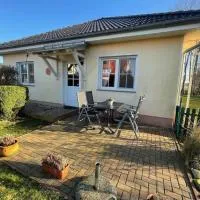 Ferienwohnung OTTOSIN mit Terrasse und Garten、Dargenのホテル