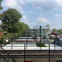 โมวิชญ์นาคาธิบดีรีสอร์ท, hotel u gradu Ban Don Klang