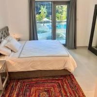 One bedroom apt in marina best area, hotel in Abu Dhabi