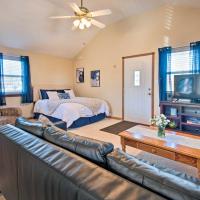 The Brewer Guesthouse Tiny Home with Patio and Yard!, hotel berdekatan Sparta Community (Hunter Field) - SAR, Perryville