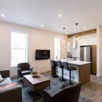 Brand New Light filled Mile End Flat by Denstays, hotel in: Mile End, Montreal