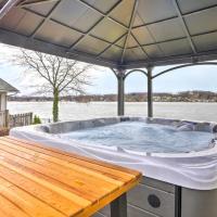 New! The Docks @ Waterside - Lake Front Hot Tub!