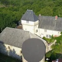 Château de Montautre، فندق في Fromental
