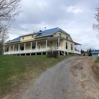 Résidences touristiques l’Abris, Hotel in LʼAnse-Saint-Jean