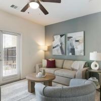 Contemporary large 1BR, in unit Washer/Dryer, FREE parking with all amenities!