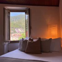 Historic Downtown Home By The Sea With King Bed, Hotel in Monterosso al Mare