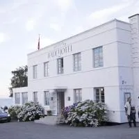 Melsted Badehotel, hotel em Gudhjem