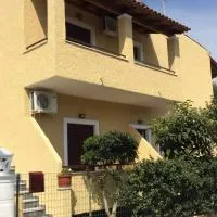 Christina Apartments On The River, viešbutis mieste Mesongis