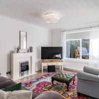 Pass the Keys Stylish Cosy 3Bed Family Friendly Home in Hatfield