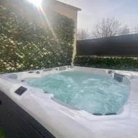 Le Domaine des Eléphants - SPA EN OPTION - 900m du Zoo, hotell i La Cévrie