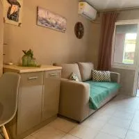 House with garden، فندق في باراديسوس