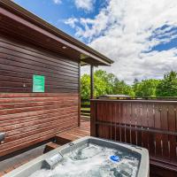 Bluebell Lodge 9 with Hot Tub