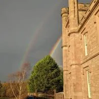 Langhouse Castle Bed and Breakfast, hótel í Inverkip