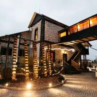 loft apartments OLD MILL、Sarnyのホテル