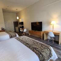 The Cedars Inn Hotel & Convention Centre: Gibsons şehrinde bir otel