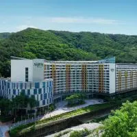 Jeongseon Mayhills Resort, hotel v destinaci Čongson