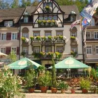 Hotel Restaurant Krone, хотел в Волфах