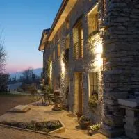 Agriturismo Casaborgomarche, hotel u gradu Valdobijadene