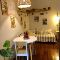 Bohemian & Cozy apartment super close to tourist area!