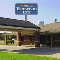 Redwood Inn - White Hall: White Hall şehrinde bir otel