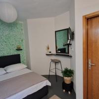 Nina, hotel near Split Airport - SPU, Kastel Stafilic