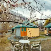 Roomy Yurts, Gulmit Hunza، فندق في Gulmit
