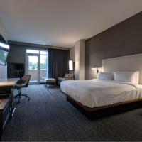 Courtyard by Marriott Iowa City University Heights، فندق في أيوا سيتي