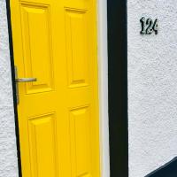 The Yellow Door, hotel in Castleisland