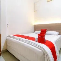 RedDoorz Plus near WTC Batanghari Mall, hotel v mestu Tanjungjohor