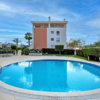 Luxury Apartment with Pool, ξενοδοχείο σε Montechoro, Αλμπουφέιρα
