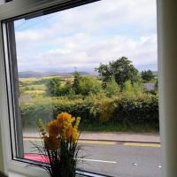 2 Bed pet-free cottage, private garden & fell view