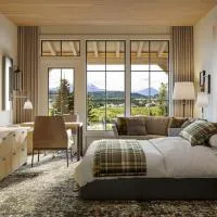Headwaters Lodge at Eagle Ranch Resort, ξενοδοχείο σε Invermere