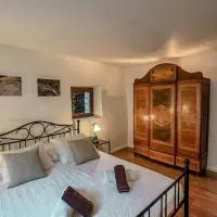 B&B ALLA PIAZZETTA DI TEGNA, hotel di Tegna