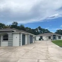 Private Finca on 2 Acres with Pool, hotel a Naples