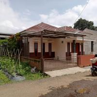 Homestay Defaza, hotelli kohteessa Lembang alueella Cikole