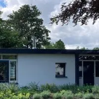 B & B De Rode Beuk、ヒルヴァーレンベークのホテル