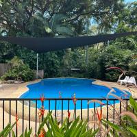 4 Bedroom House in Arcadia with huge Pool and Wifi 'Brookehaven'