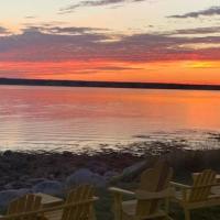 Whispering Waves Cottages, hotell i Shelburne