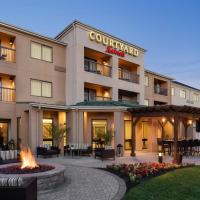 Courtyard Greenville, hotel perto de Pitt-Greenville Airport - PGV, Greenville