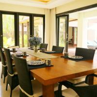 Villa Mertasari 10C 4 Bedroom with Swimming pool!, hotel di Sanur