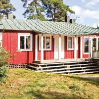 Nice Home In Ljungskile With 5 Bedrooms And Wifi