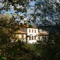 PENSIÓN RÚSTICA SANTA MARIÑA DA PONTE – hotel w mieście Santa Marina del Puente
