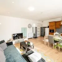 Proche A7 et Lyon Clim Netflix Logement 8 personnes, hotel in Givors