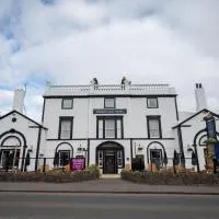 Ardencaple Hotel by Greene King Inns, hotell sihtkohas Helensburgh