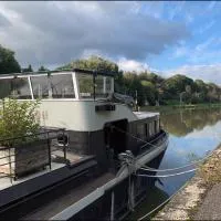 Péniche Rayclau, hotell sihtkohas Ronquières
