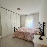 Appartamento vacanze Sanzen - Como Cernobbio Lugano، فندق في Morbio Inferiore