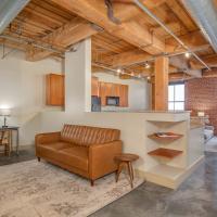 Fully Equipped Downtown 1BR 2BA loft w Rooftop