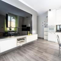 HILLWOOD Apartment, ξενοδοχείο κοντά στο Αεροδρόμιο Lodz Wladyslaw Reymont - LCJ, Λοντζ