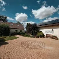 Ranczo Tomaszówka, Lokalik nad Gąską, hotel u gradu 'Czewujewo'